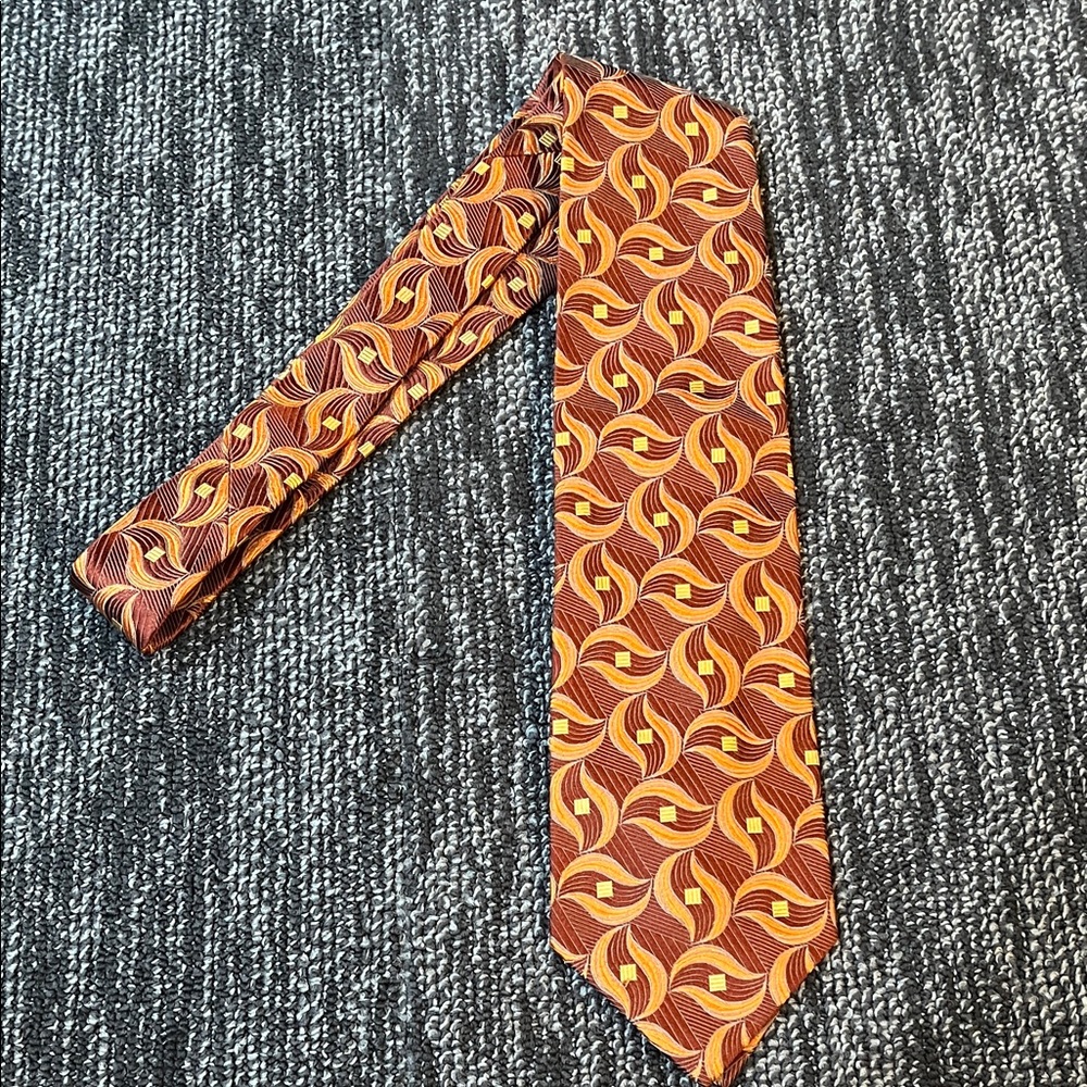 JZ Richards Collection Swirl Pattern Men's Tie in Orange, Brown and Gold 56"x4"